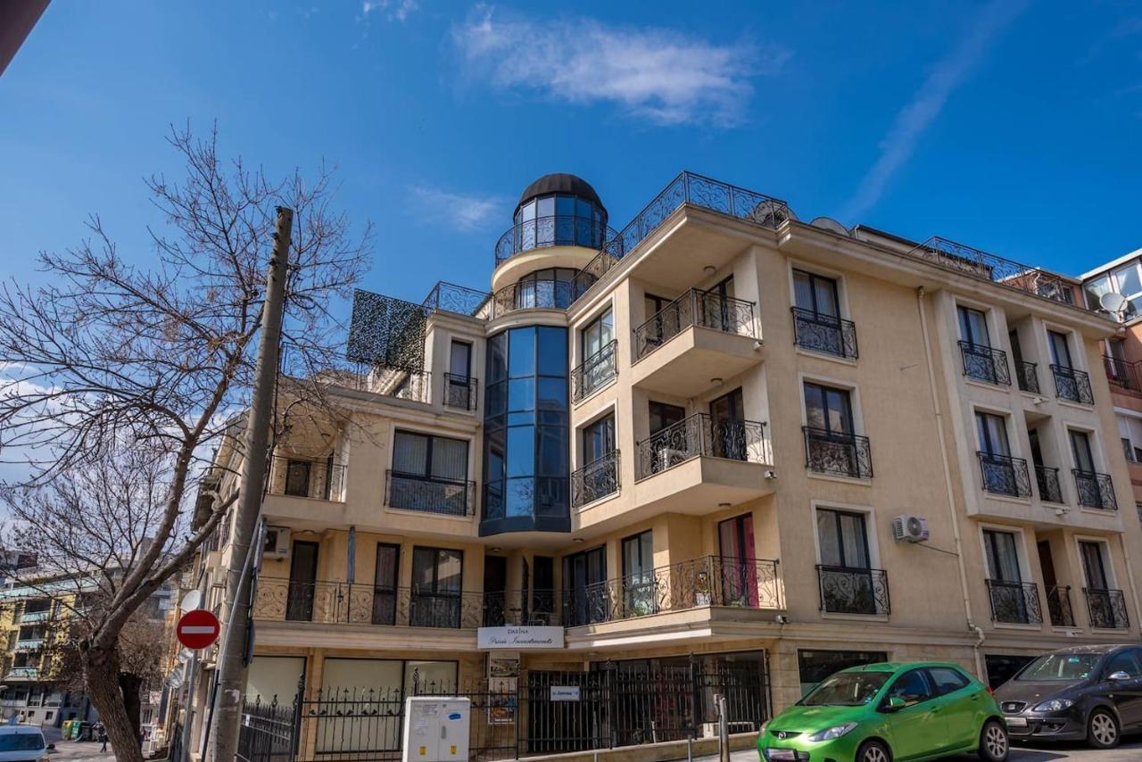 Minimalistic 1Br Flat With A Parking Spot Appartement Varna Buitenkant foto