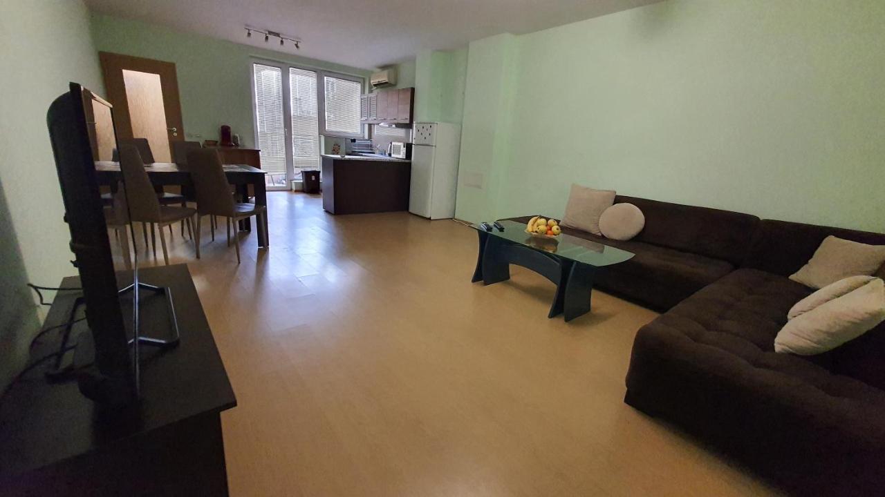 Minimalistic 1Br Flat With A Parking Spot Appartement Varna Buitenkant foto