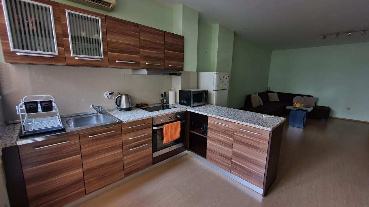 Minimalistic 1Br Flat With A Parking Spot Appartement Varna Buitenkant foto