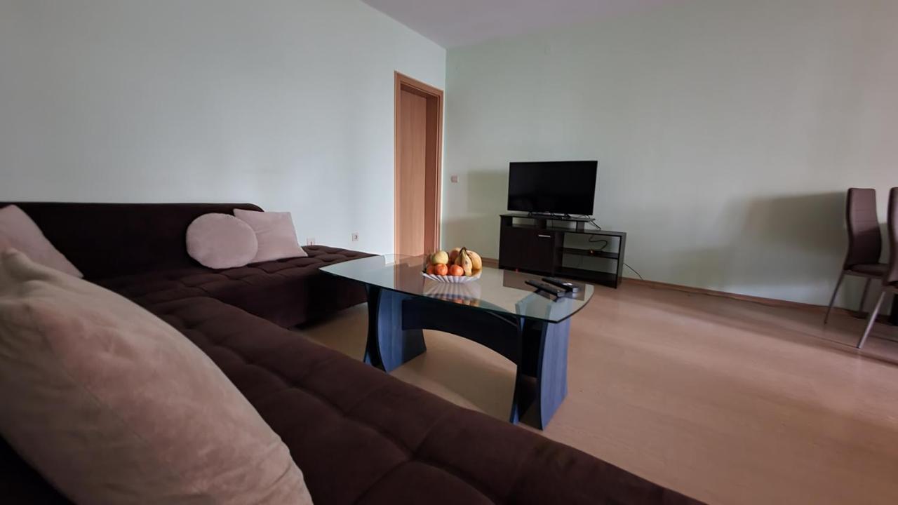 Minimalistic 1Br Flat With A Parking Spot Appartement Varna Buitenkant foto